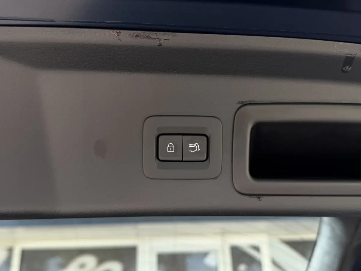 2.0 e-SkyActiv-X M Hybrid Comfort / Keyless / Trekhaak / 18"LM / Carplay / Navi / PDC + Camera