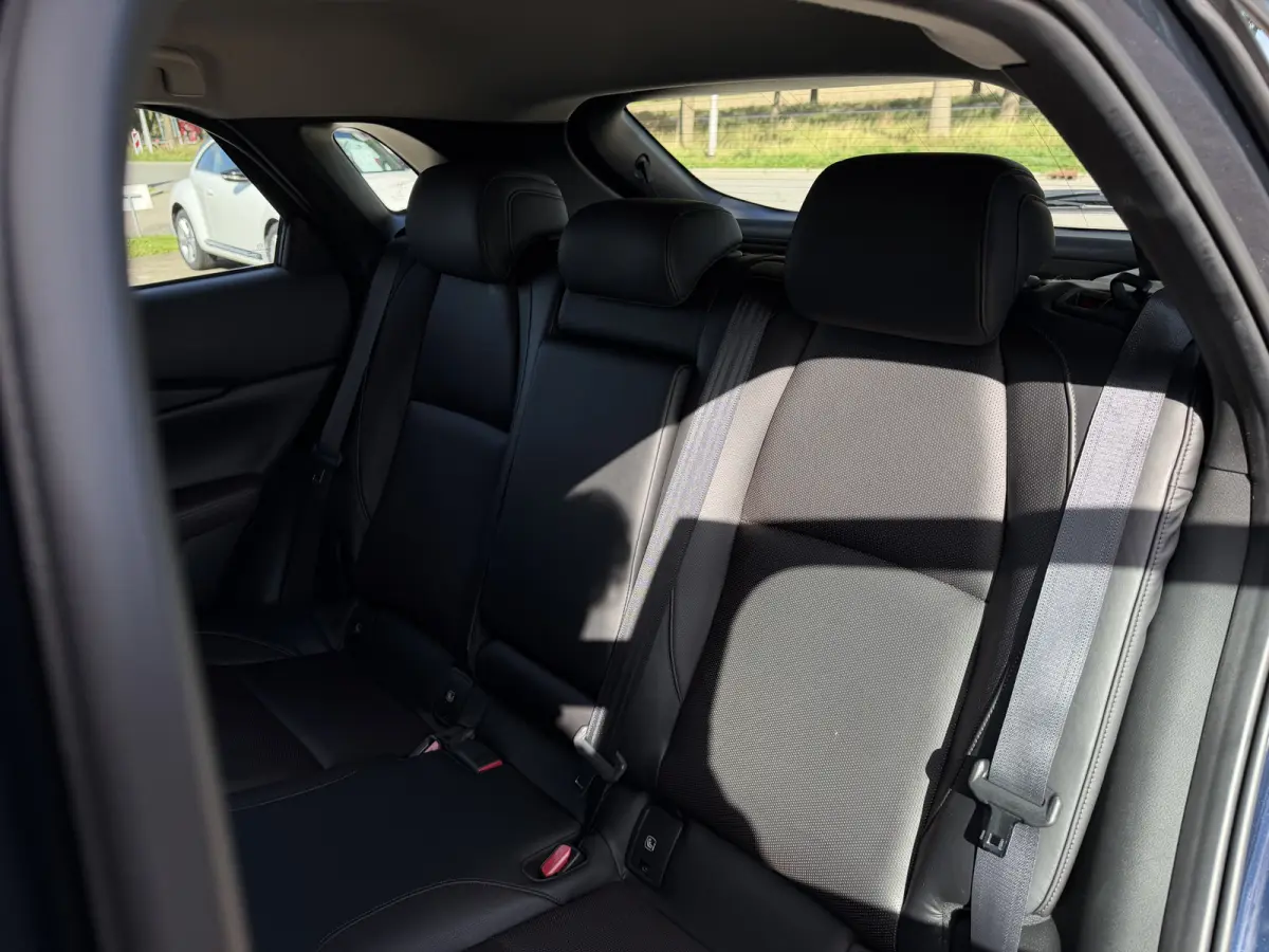 2.0 e-SkyActiv-X M Hybrid Comfort / Keyless / Trekhaak / 18"LM / Carplay / Navi / PDC + Camera