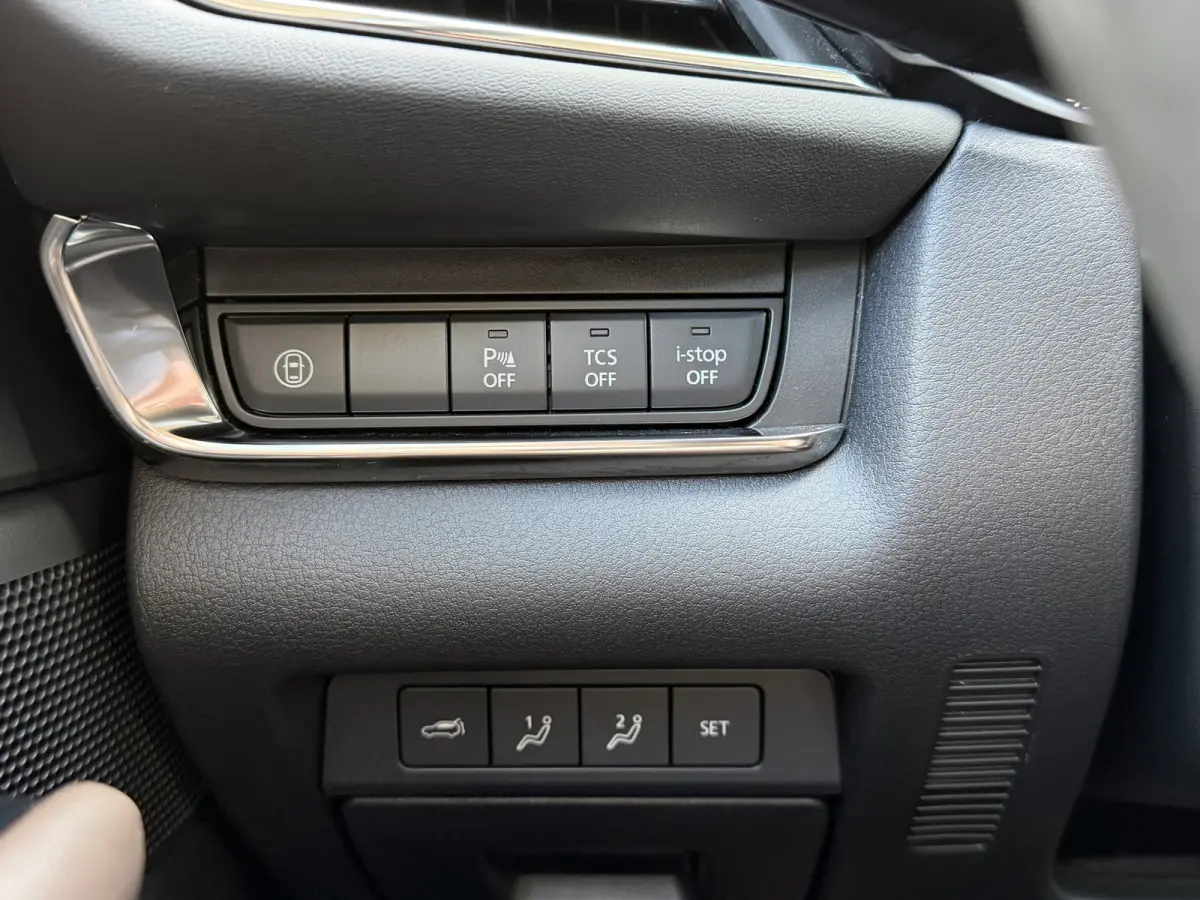 2.0 e-SkyActiv-X M Hybrid Comfort / Keyless / Trekhaak / 18"LM / Carplay / Navi / PDC + Camera