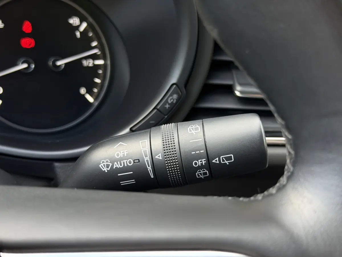 2.0 e-SkyActiv-X M Hybrid Comfort / Keyless / Trekhaak / 18"LM / Carplay / Navi / PDC + Camera
