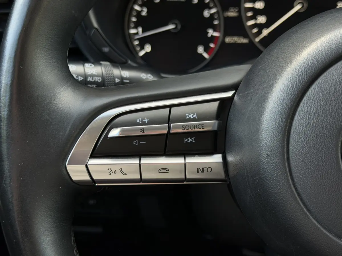 2.0 e-SkyActiv-X M Hybrid Comfort / Keyless / Trekhaak / 18"LM / Carplay / Navi / PDC + Camera