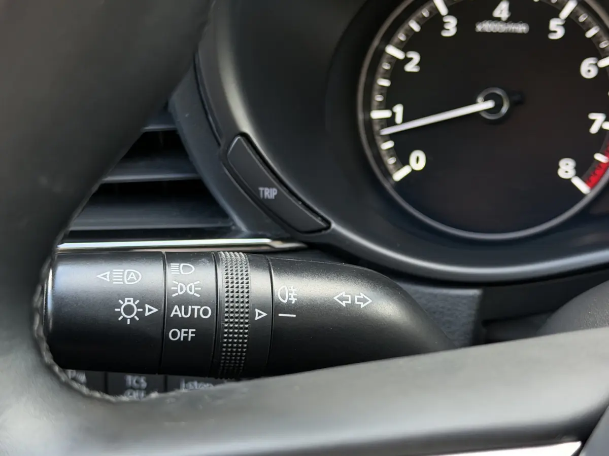2.0 e-SkyActiv-X M Hybrid Comfort / Keyless / Trekhaak / 18"LM / Carplay / Navi / PDC + Camera