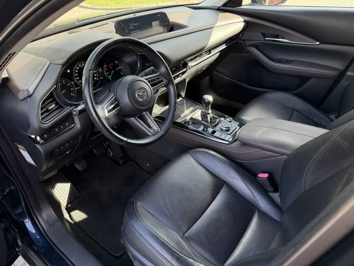 2.0 e-SkyActiv-X M Hybrid Comfort / Keyless / Trekhaak / 18"LM / Carplay / Navi / PDC + Camera