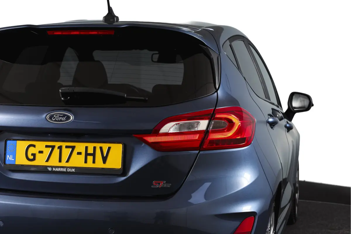 1.0 EcoBoost 100 PK ST-Line Orig. NL | Cruise | Winterpakket | PDC | Camera | NAV + App. Connect | ECC | LM 17" |