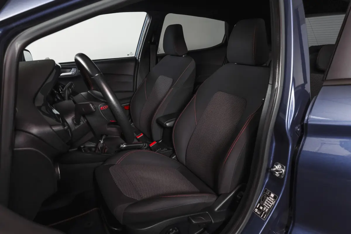 1.0 EcoBoost 100 PK ST-Line Orig. NL | Cruise | Winterpakket | PDC | Camera | NAV + App. Connect | ECC | LM 17" |
