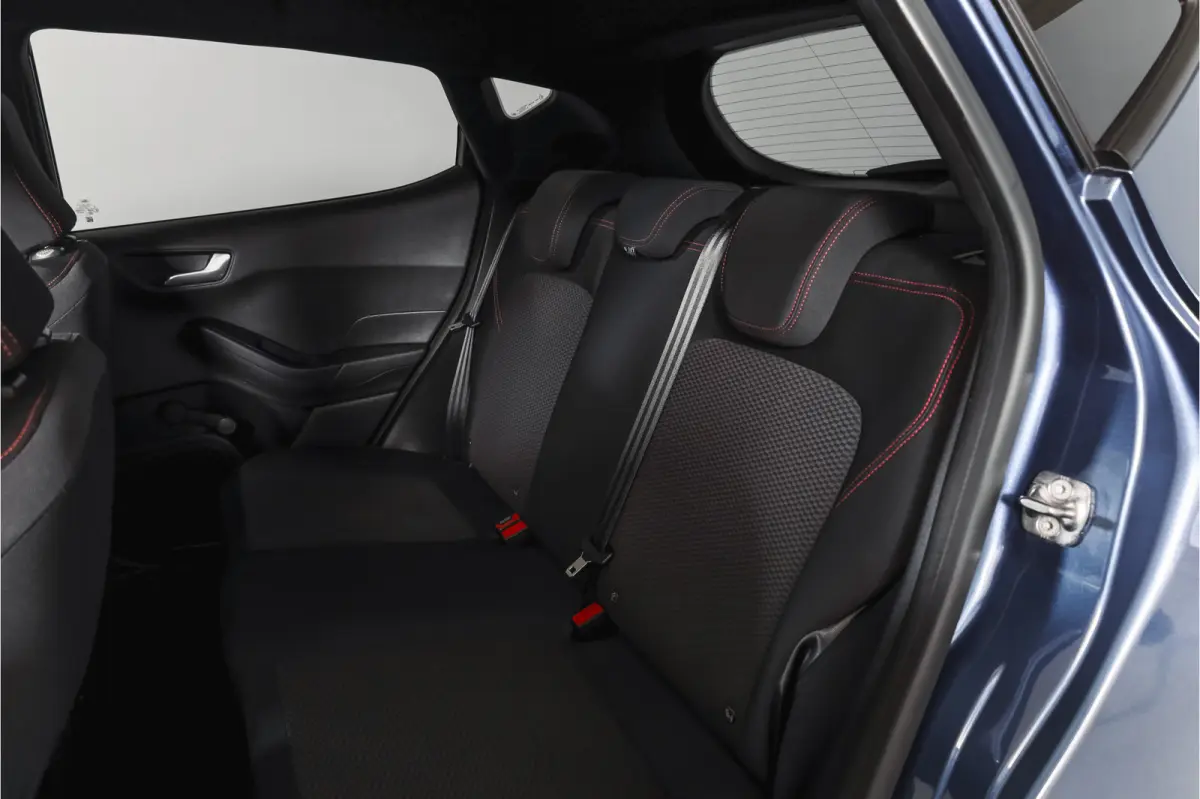 1.0 EcoBoost 100 PK ST-Line Orig. NL | Cruise | Winterpakket | PDC | Camera | NAV + App. Connect | ECC | LM 17" |