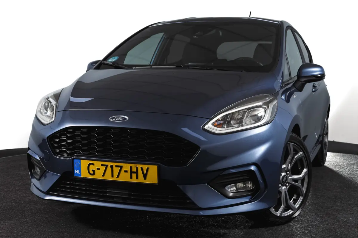 1.0 EcoBoost 100 PK ST-Line Orig. NL | Cruise | Winterpakket | PDC | Camera | NAV + App. Connect | ECC | LM 17" |