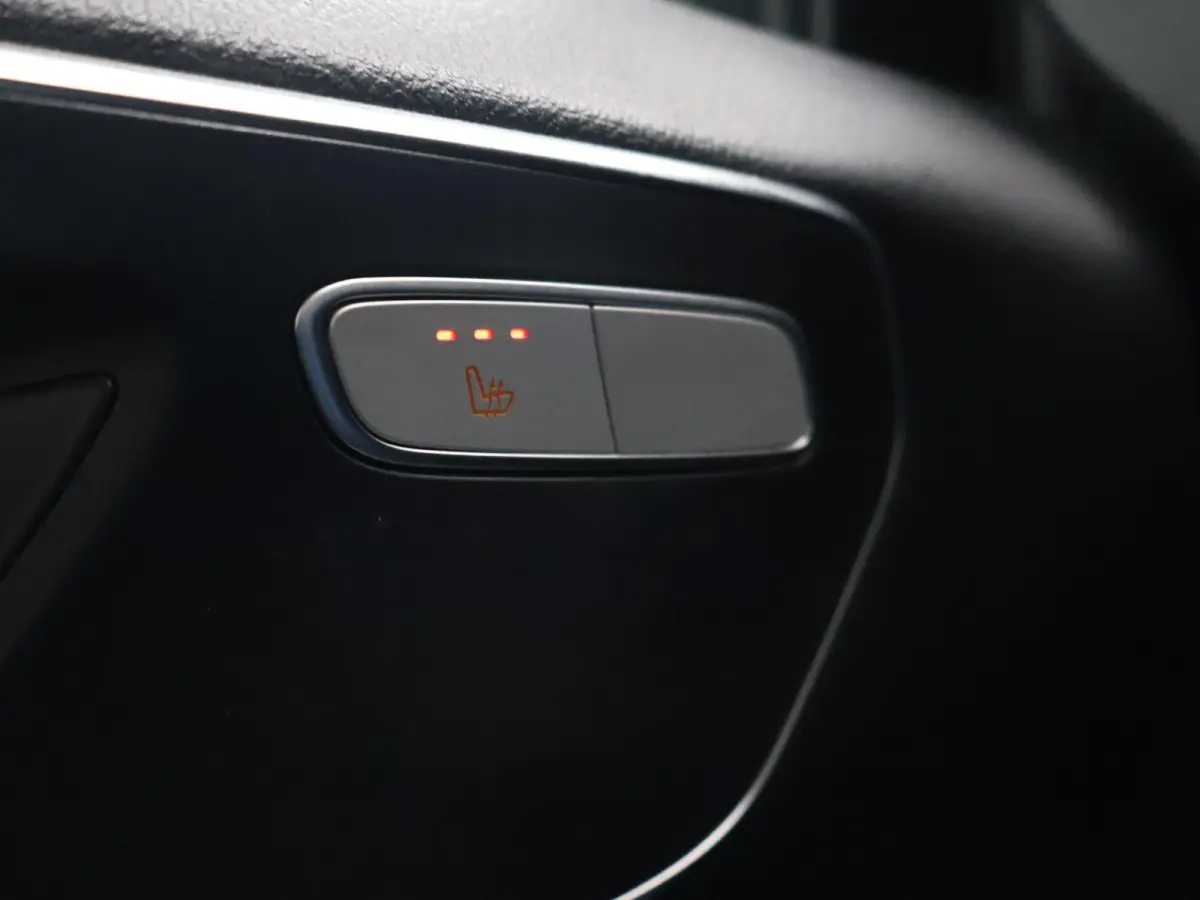 114 CDI L2 + 19 INCH | SPOILERPAKKET | SIDEBARS | LED | APPLE CARPLAY | CAMERA | STOELVERWARMING