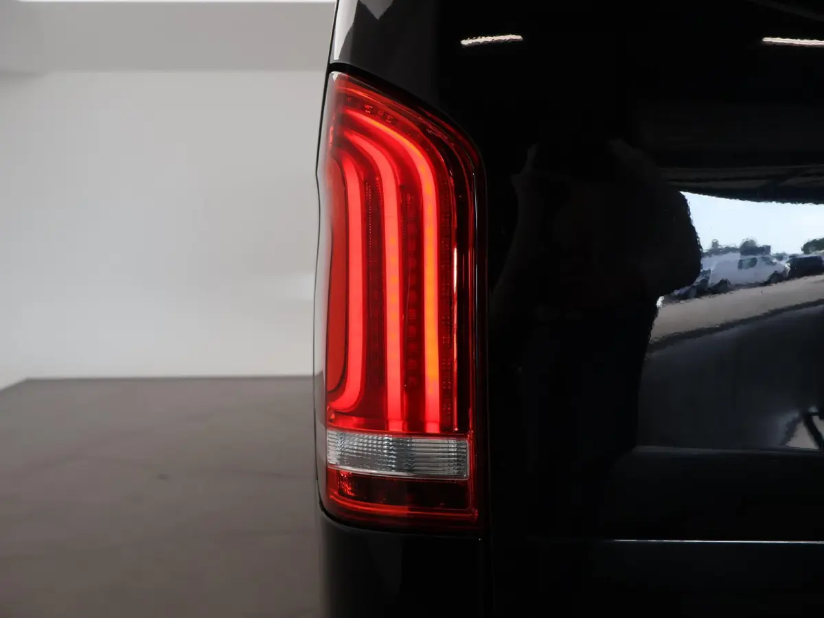 114 CDI L2 + 19 INCH | SPOILERPAKKET | SIDEBARS | LED | APPLE CARPLAY | CAMERA | STOELVERWARMING