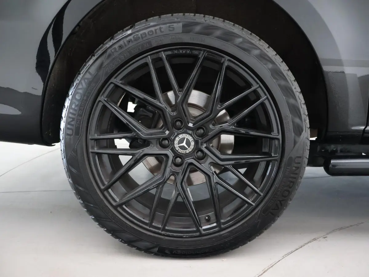 114 CDI L2 + 19 INCH | SPOILERPAKKET | SIDEBARS | LED | APPLE CARPLAY | CAMERA | STOELVERWARMING