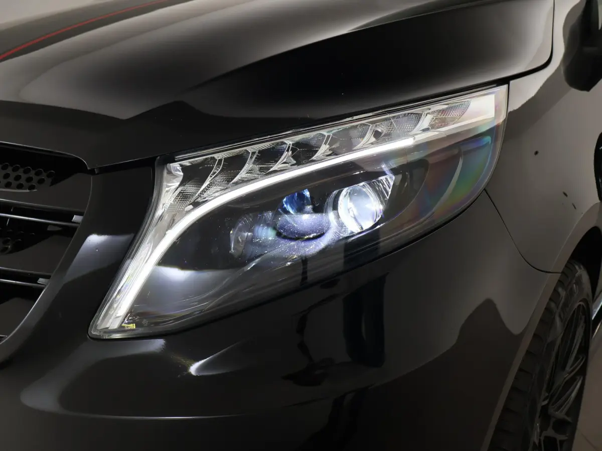 114 CDI L2 + 19 INCH | SPOILERPAKKET | SIDEBARS | LED | APPLE CARPLAY | CAMERA | STOELVERWARMING