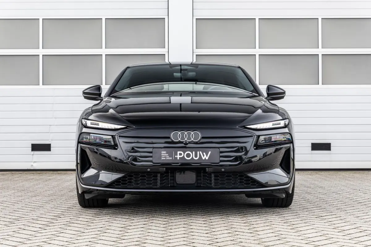 Performance 367pk Advanced edition 100 kWh | Panoramadak | Trekhaak | Leder | Bijrijdersscherm