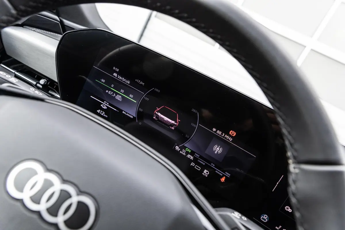 Performance 367pk Advanced edition 100 kWh | Panoramadak | Trekhaak | Leder | Bijrijdersscherm