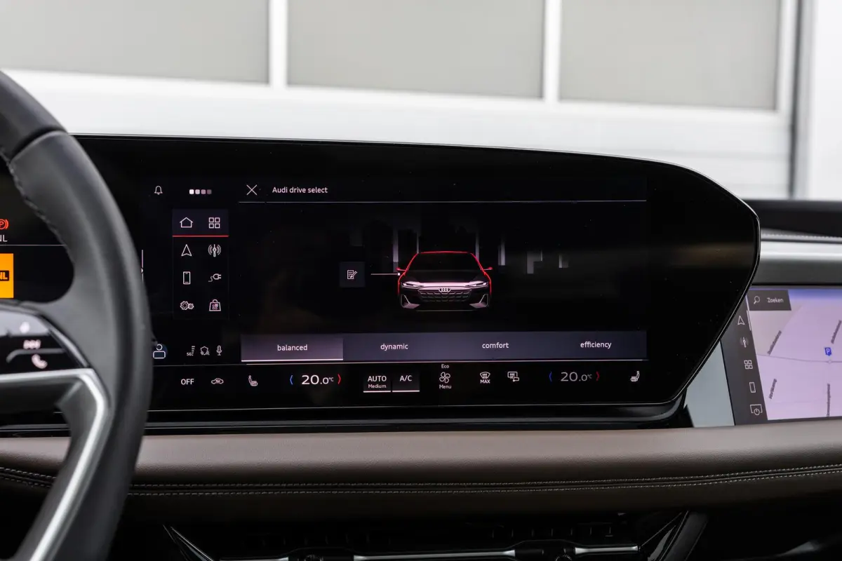 Performance 367pk Advanced edition 100 kWh | Panoramadak | Trekhaak | Leder | Bijrijdersscherm