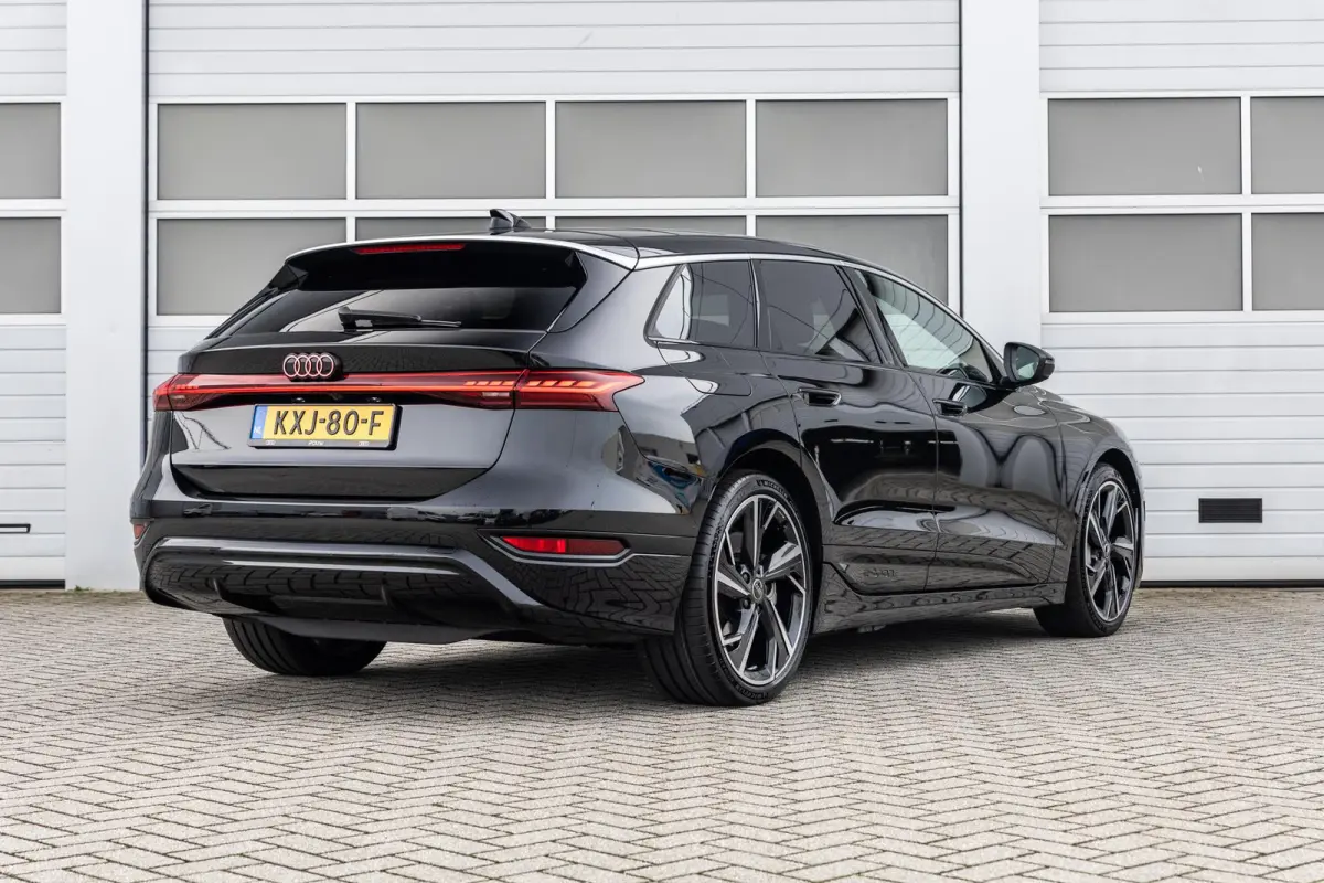Performance 367pk Advanced edition 100 kWh | Panoramadak | Trekhaak | Leder | Bijrijdersscherm