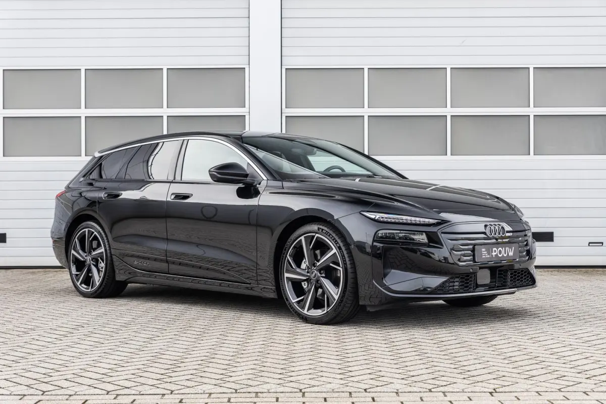 Performance 367pk Advanced edition 100 kWh | Panoramadak | Trekhaak | Leder | Bijrijdersscherm