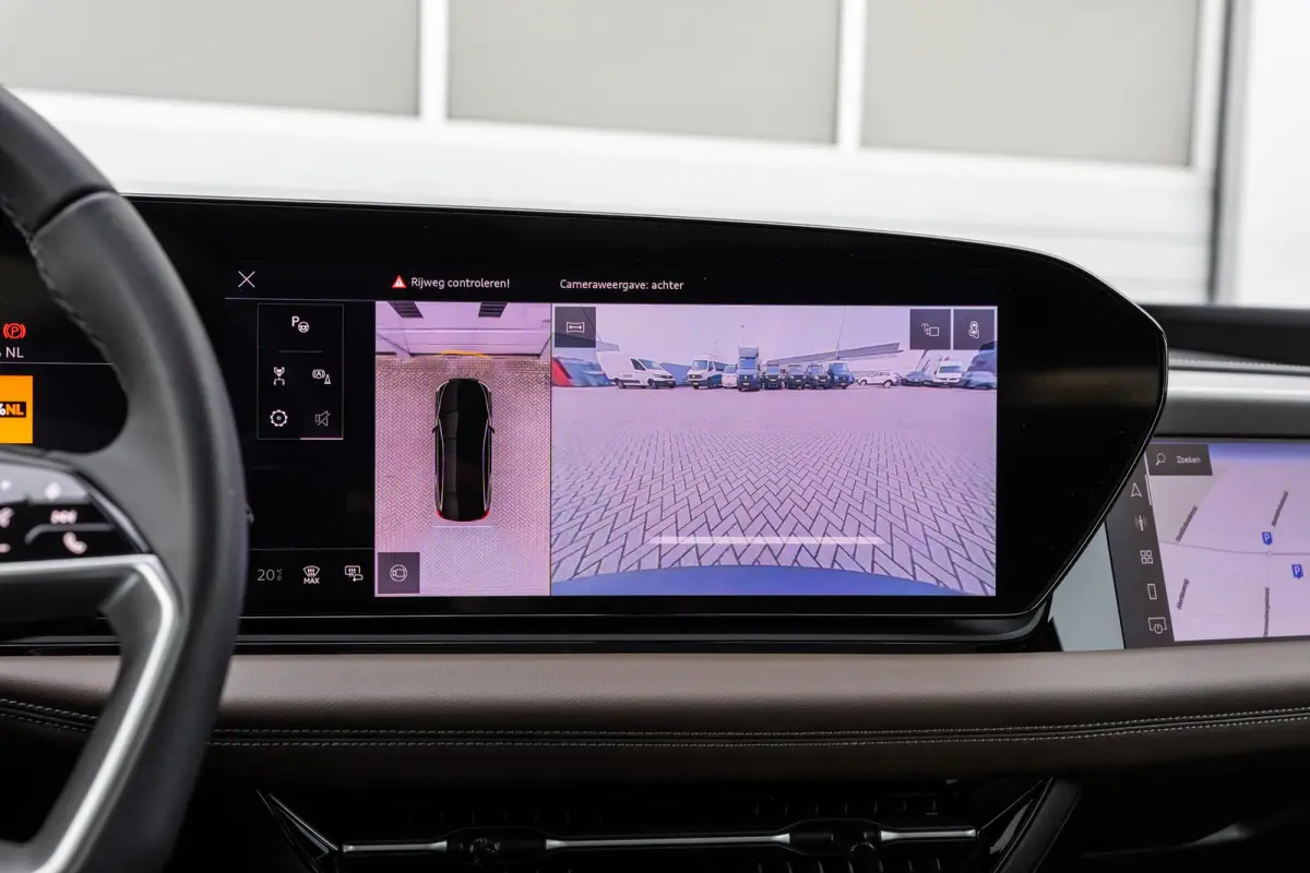 Performance 367pk Advanced edition 100 kWh | Panoramadak | Trekhaak | Leder | Bijrijdersscherm