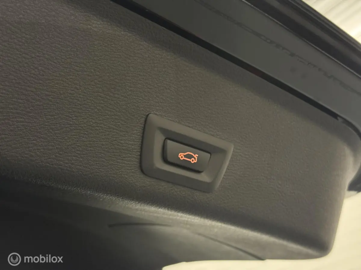 xDrive20i High Executive Leer|Schuifdak|NL-Auto!