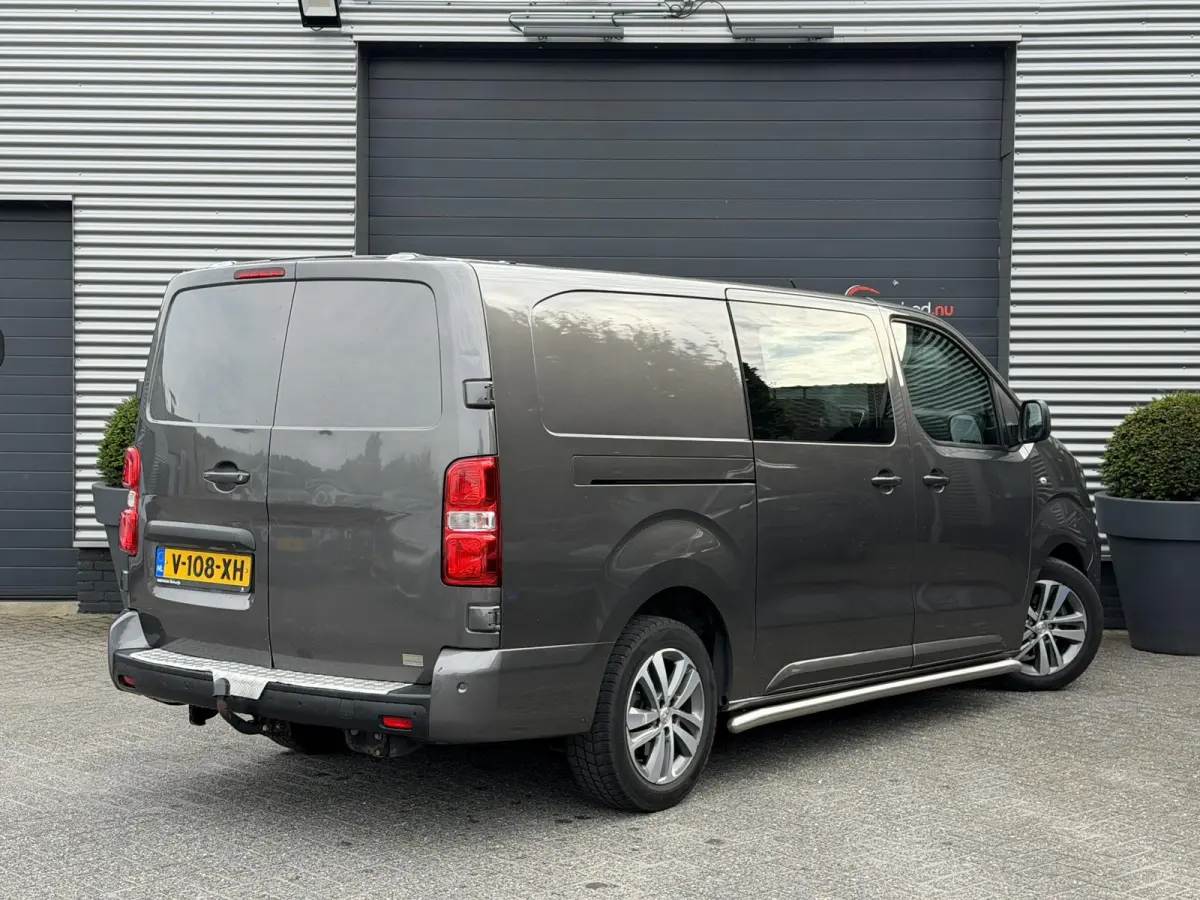 231L 2.0 BlueHDI 180 Premium Pack | Navigatie | Camera | Trekhaak | Lederen Bekleding |