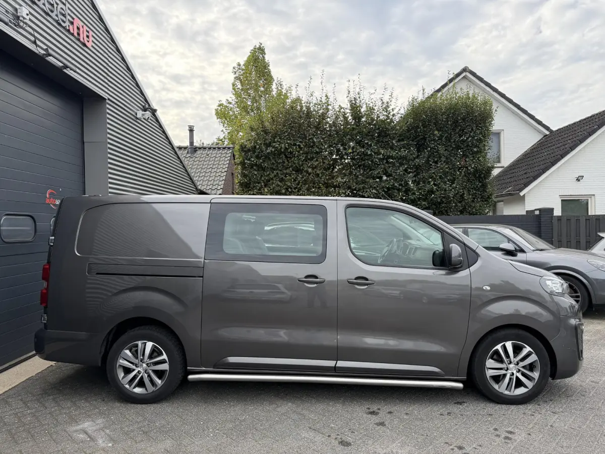 231L 2.0 BlueHDI 180 Premium Pack | Navigatie | Camera | Trekhaak | Lederen Bekleding |