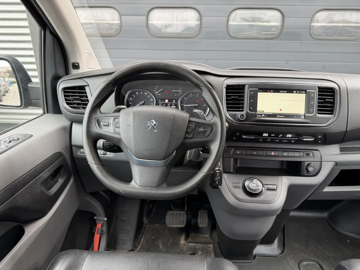 231L 2.0 BlueHDI 180 Premium Pack | Navigatie | Camera | Trekhaak | Lederen Bekleding |