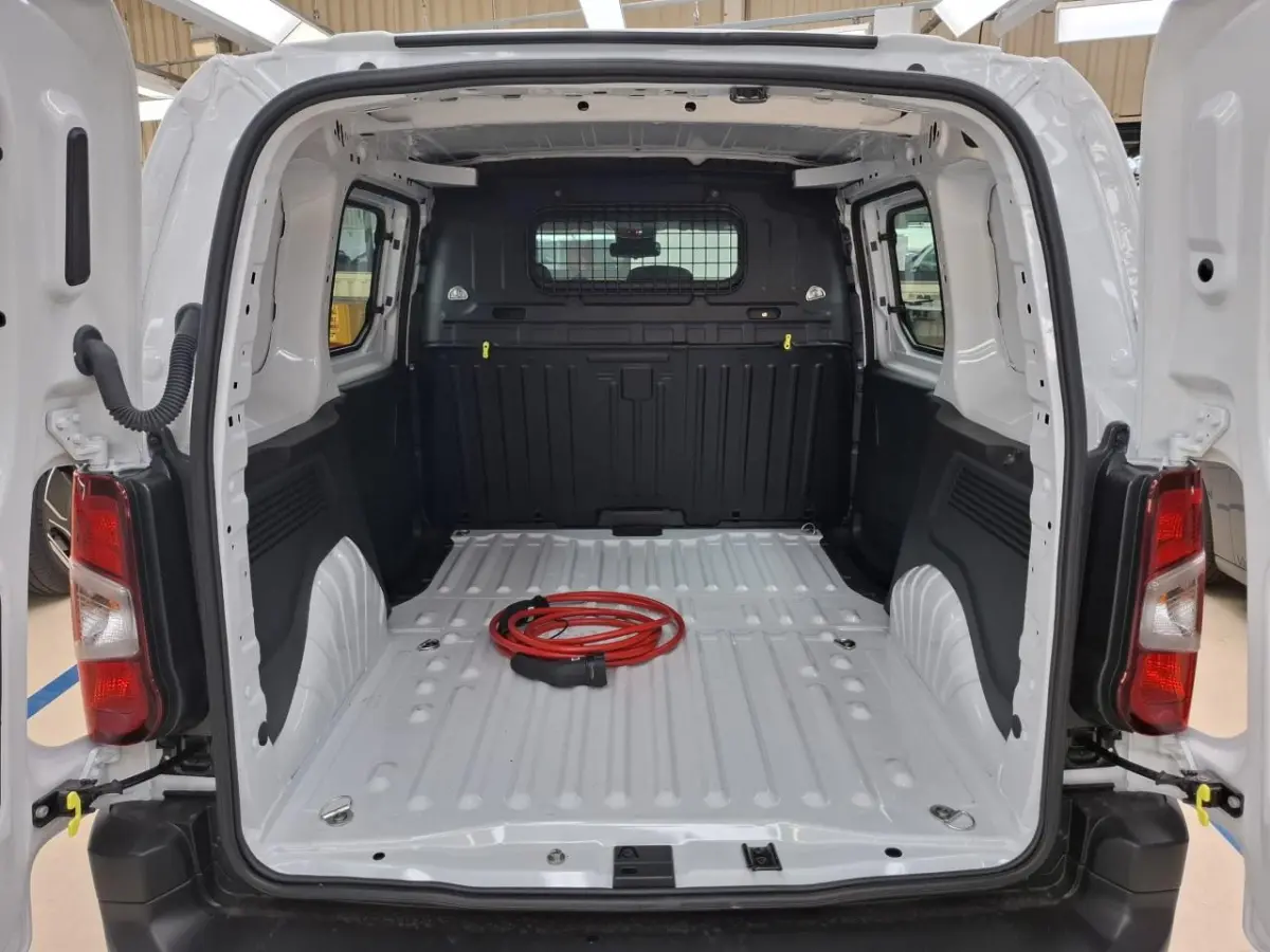 136 L1 50 kWh | 2x Schuifdeur | Cruise Control | Airco | !!