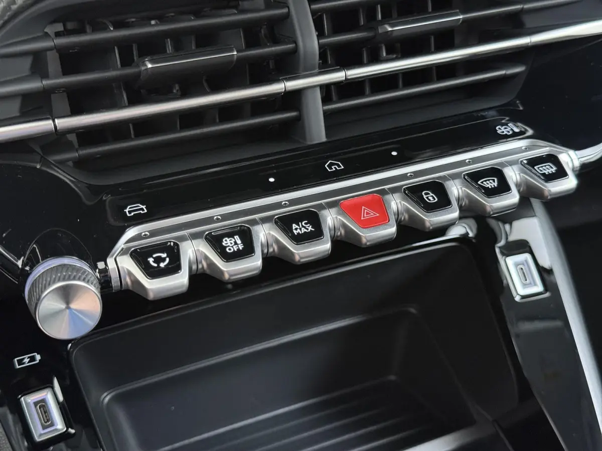 Business 51 kWh | Demo | Navigatie | Camera achter | Parkeersensoren | Cruise control | Apple Carplay en Android auto draadloos