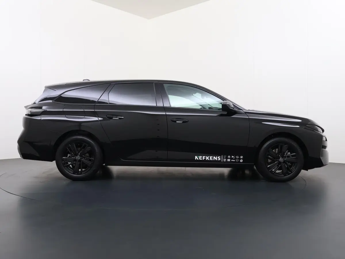Business 145pk Hybrid Automaat | Demo | Navigatie | Camera achter | Parkeersensoren | Cruise control adaptief | Lichtmetalen velgen | Apple Carplay en Android auto draadloos