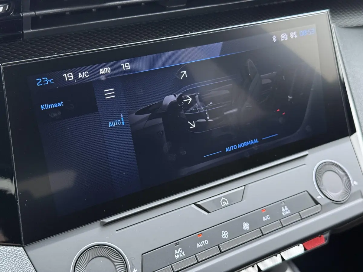 Business 145pk Hybrid Automaat | Demo | Navigatie | Camera achter | Parkeersensoren | Cruise control adaptief | Lichtmetalen velgen | Apple Carplay en Android auto draadloos