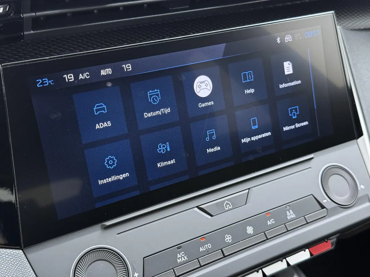 Business 145pk Hybrid Automaat | Demo | Navigatie | Camera achter | Parkeersensoren | Cruise control adaptief | Lichtmetalen velgen | Apple Carplay en Android auto draadloos