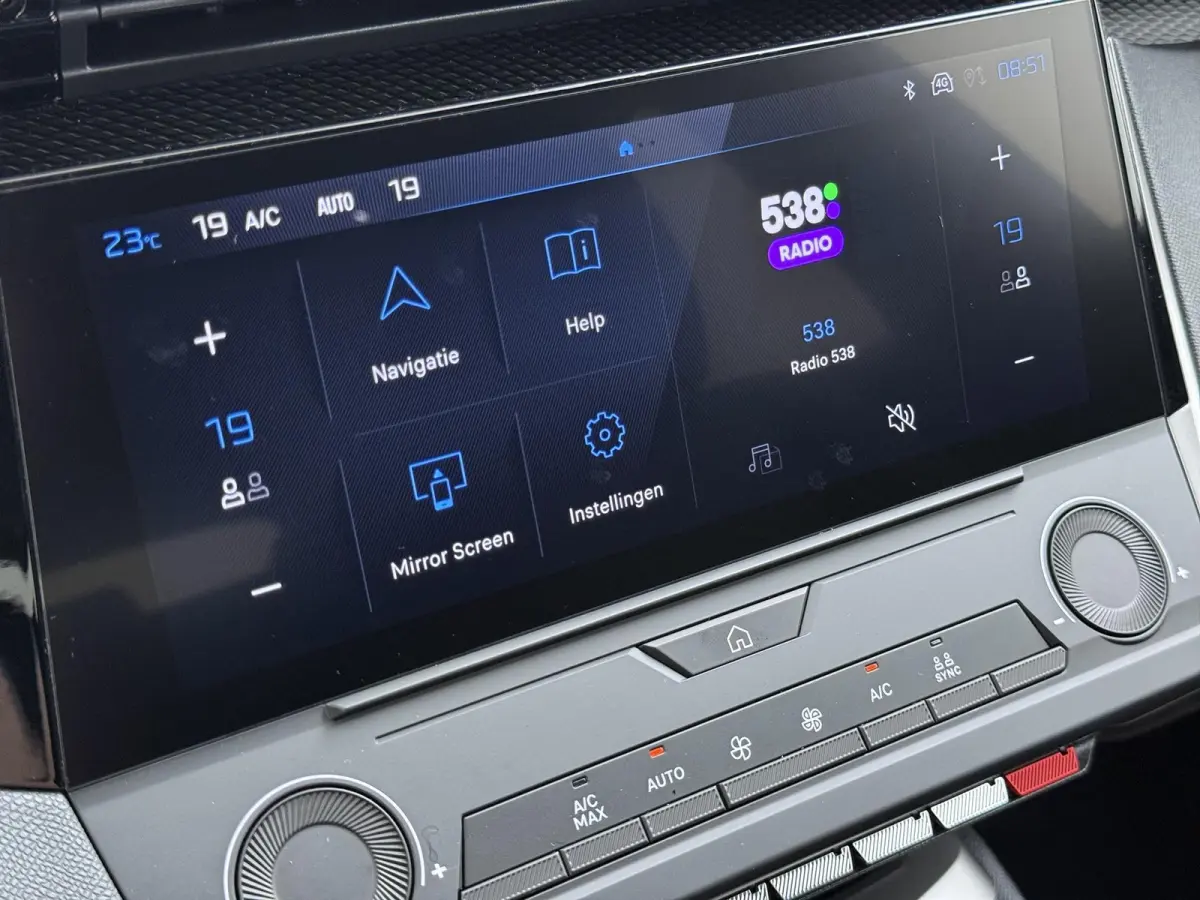 Business 145pk Hybrid Automaat | Demo | Navigatie | Camera achter | Parkeersensoren | Cruise control adaptief | Lichtmetalen velgen | Apple Carplay en Android auto draadloos