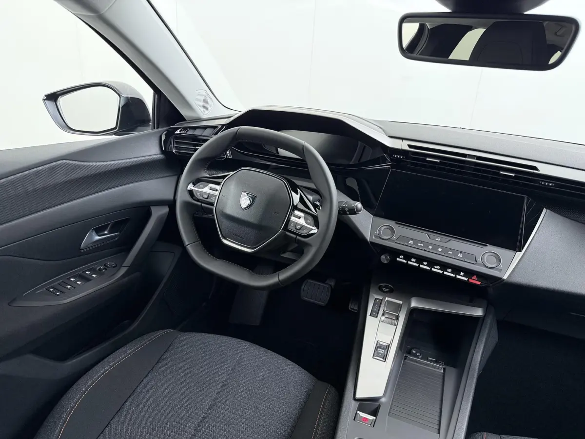 Business 145pk Hybrid Automaat | Demo | Navigatie | Camera achter | Parkeersensoren | Cruise control adaptief | Lichtmetalen velgen | Apple Carplay en Android auto draadloos