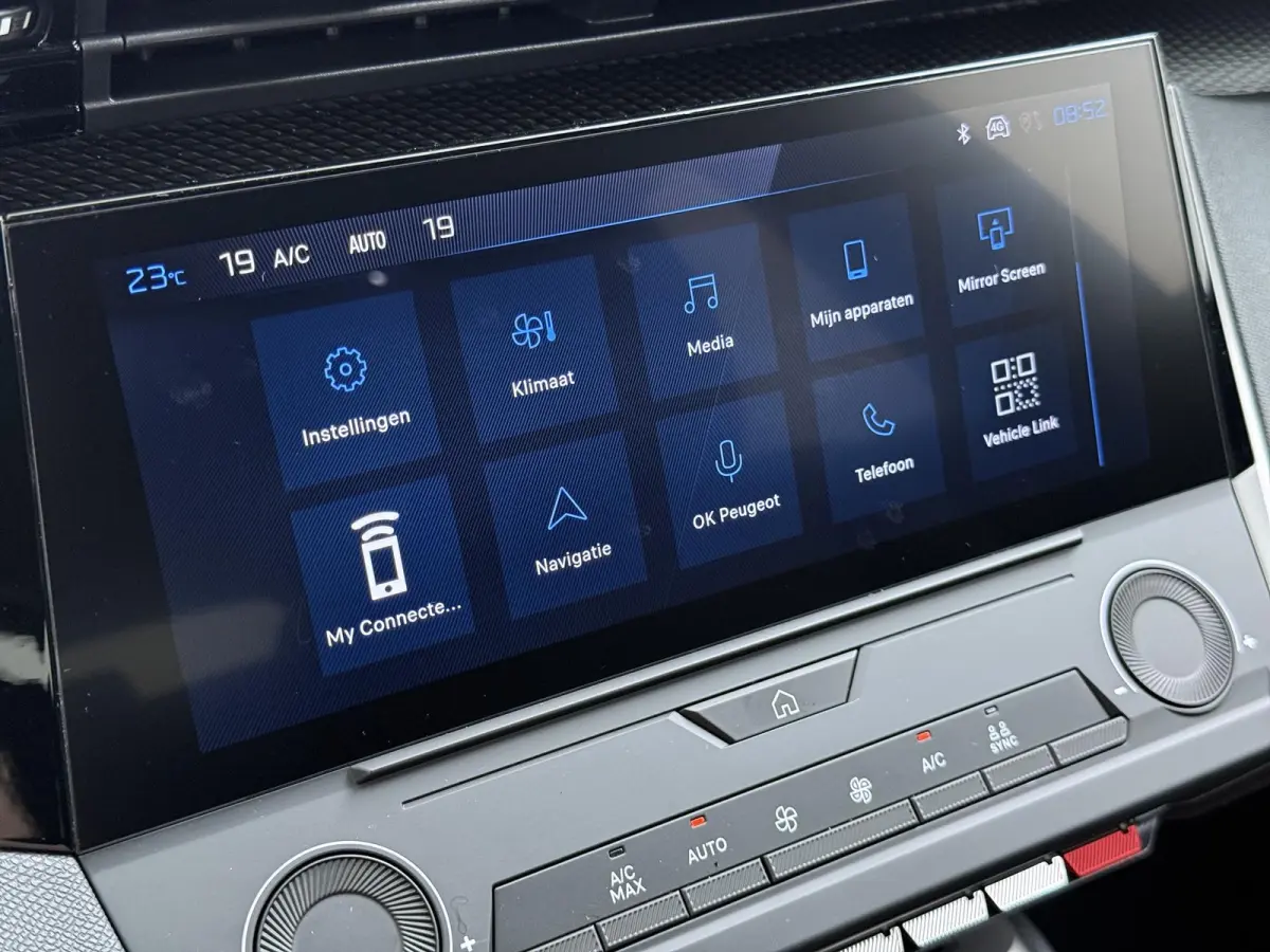 Business 145pk Hybrid Automaat | Demo | Navigatie | Camera achter | Parkeersensoren | Cruise control adaptief | Lichtmetalen velgen | Apple Carplay en Android auto draadloos