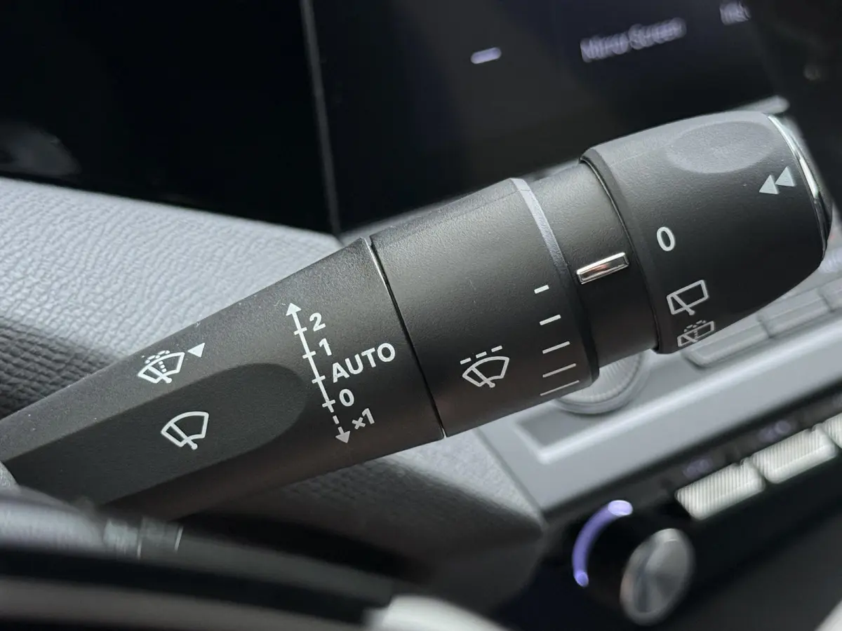 Business 145pk Hybrid Automaat | Demo | Navigatie | Camera achter | Parkeersensoren | Cruise control adaptief | Lichtmetalen velgen | Apple Carplay en Android auto draadloos