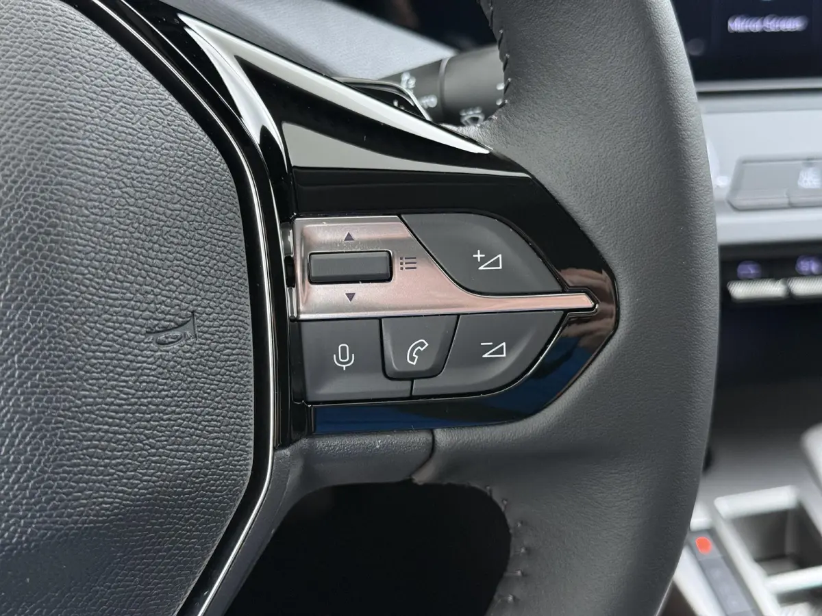 Business 145pk Hybrid Automaat | Demo | Navigatie | Camera achter | Parkeersensoren | Cruise control adaptief | Lichtmetalen velgen | Apple Carplay en Android auto draadloos
