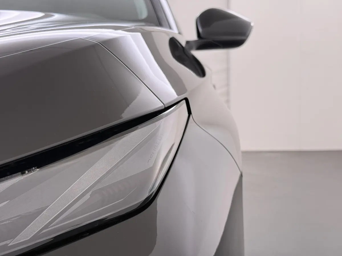 Business 145pk Hybrid Automaat | Demo | Navigatie | Camera achter | Parkeersensoren | Cruise control adaptief | Lichtmetalen velgen | Apple Carplay en Android auto draadloos