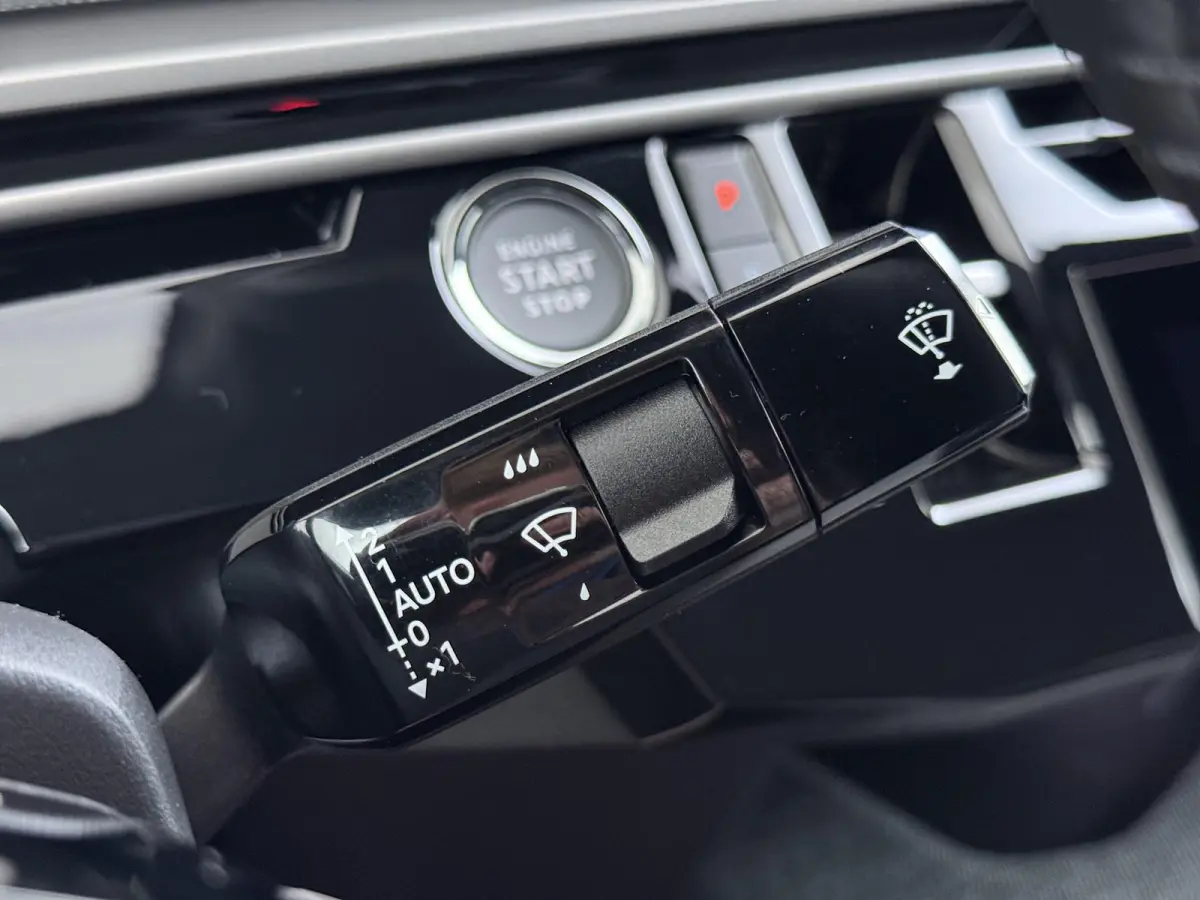 Allure 145pk Hybrid Automaat | Demo | Navigatie | Camera achter | Parkeersensoren | Cruise control adaptief | Lichtmetalen velgen | Apple Carplay en Android auto draadloos