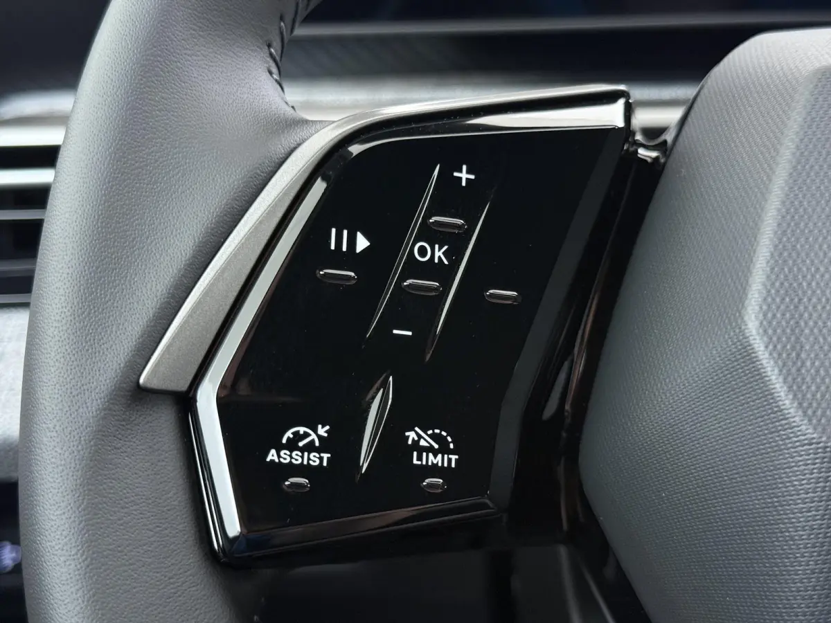Allure 145pk Hybrid Automaat | Demo | Navigatie | Camera achter | Parkeersensoren | Cruise control adaptief | Lichtmetalen velgen | Apple Carplay en Android auto draadloos