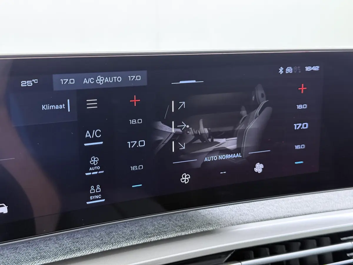 Allure 145pk Hybrid Automaat | Demo | Navigatie | Camera achter | Parkeersensoren | Cruise control adaptief | Lichtmetalen velgen | Apple Carplay en Android auto draadloos