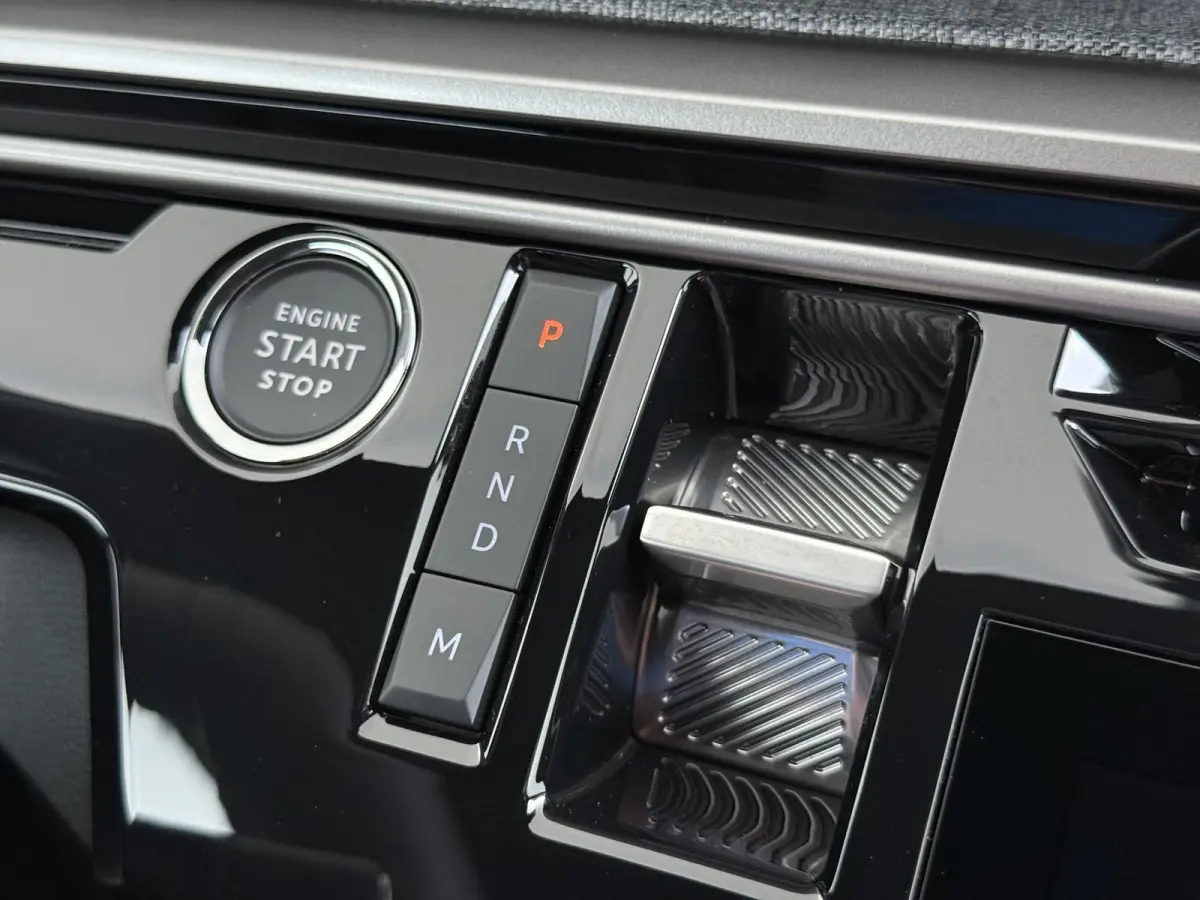 Allure 145pk Hybrid Automaat | Demo | Navigatie | Camera achter | Parkeersensoren | Cruise control adaptief | Lichtmetalen velgen | Apple Carplay en Android auto draadloos