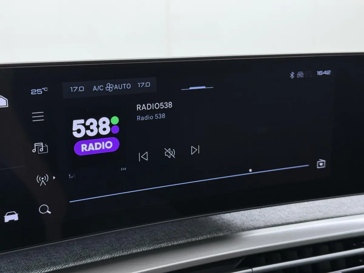 Allure 145pk Hybrid Automaat | Demo | Navigatie | Camera achter | Parkeersensoren | Cruise control adaptief | Lichtmetalen velgen | Apple Carplay en Android auto draadloos