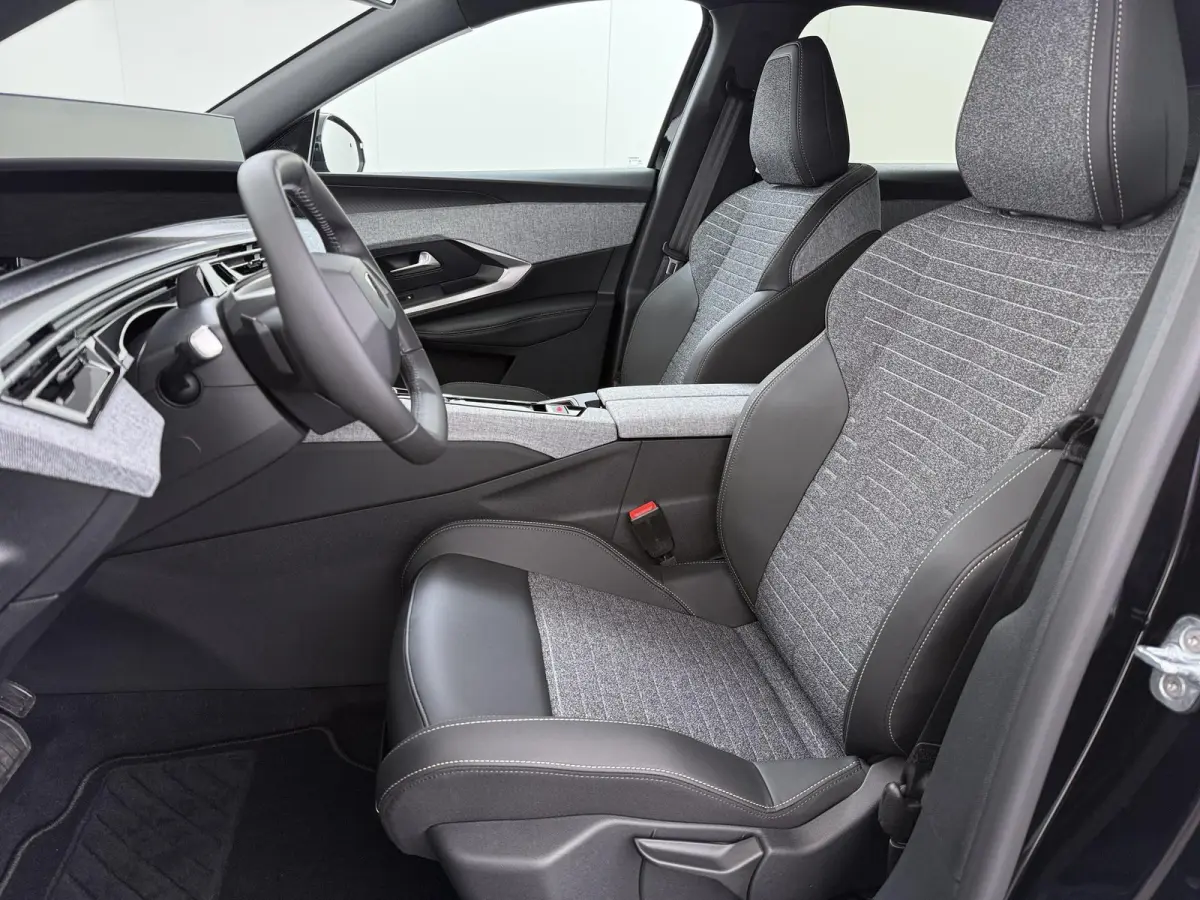 Allure 145pk Hybrid Automaat | Demo | Navigatie | Camera achter | Parkeersensoren | Cruise control adaptief | Lichtmetalen velgen | Apple Carplay en Android auto draadloos
