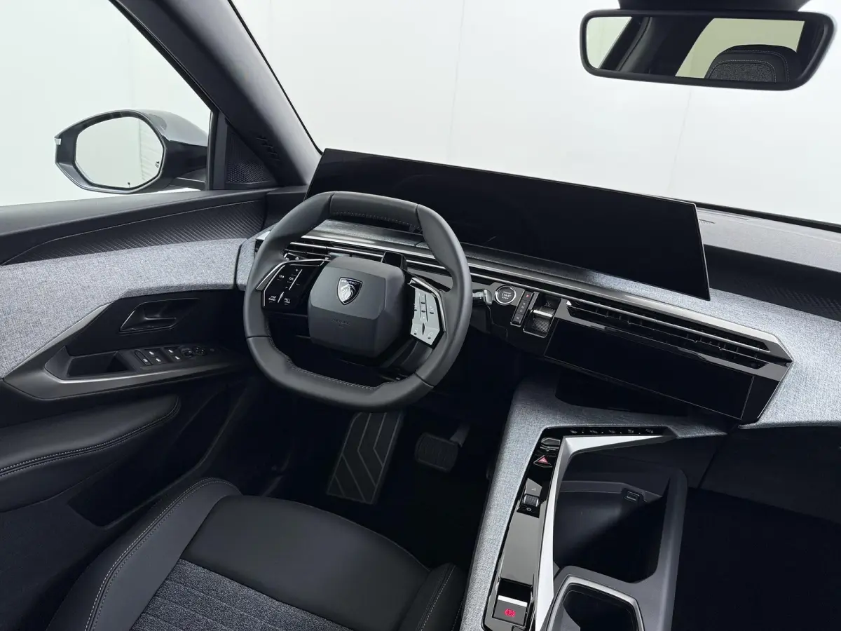 Allure 145pk Hybrid Automaat | Demo | Navigatie | Camera achter | Parkeersensoren | Cruise control adaptief | Lichtmetalen velgen | Apple Carplay en Android auto draadloos