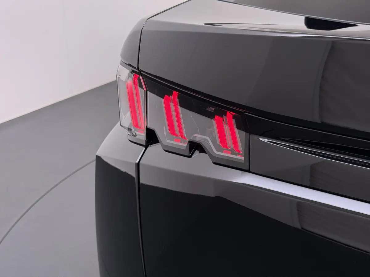 Allure 145pk Hybrid Automaat | Demo | Navigatie | Camera achter | Parkeersensoren | Cruise control adaptief | Lichtmetalen velgen | Apple Carplay en Android auto draadloos