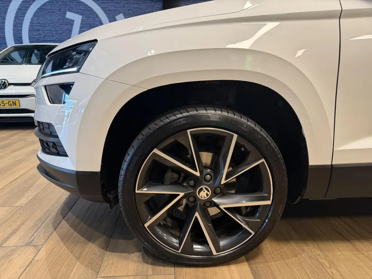 1.0 TSI Style Business |DSG|PANO|CANTON|NAVI|CARPLAY|19"INCH|