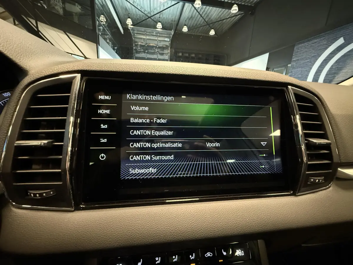 1.0 TSI Style Business |DSG|PANO|CANTON|NAVI|CARPLAY|19"INCH|