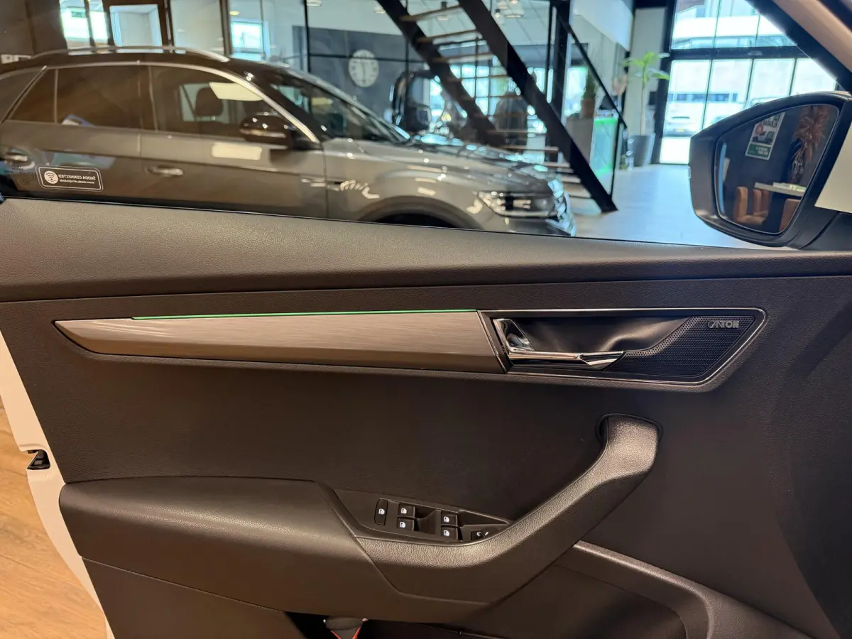1.0 TSI Style Business |DSG|PANO|CANTON|NAVI|CARPLAY|19"INCH|
