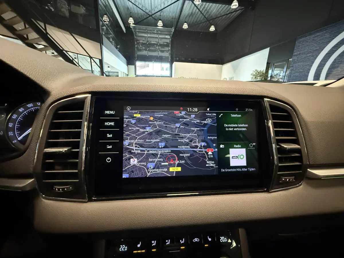 1.0 TSI Style Business |DSG|PANO|CANTON|NAVI|CARPLAY|19"INCH|