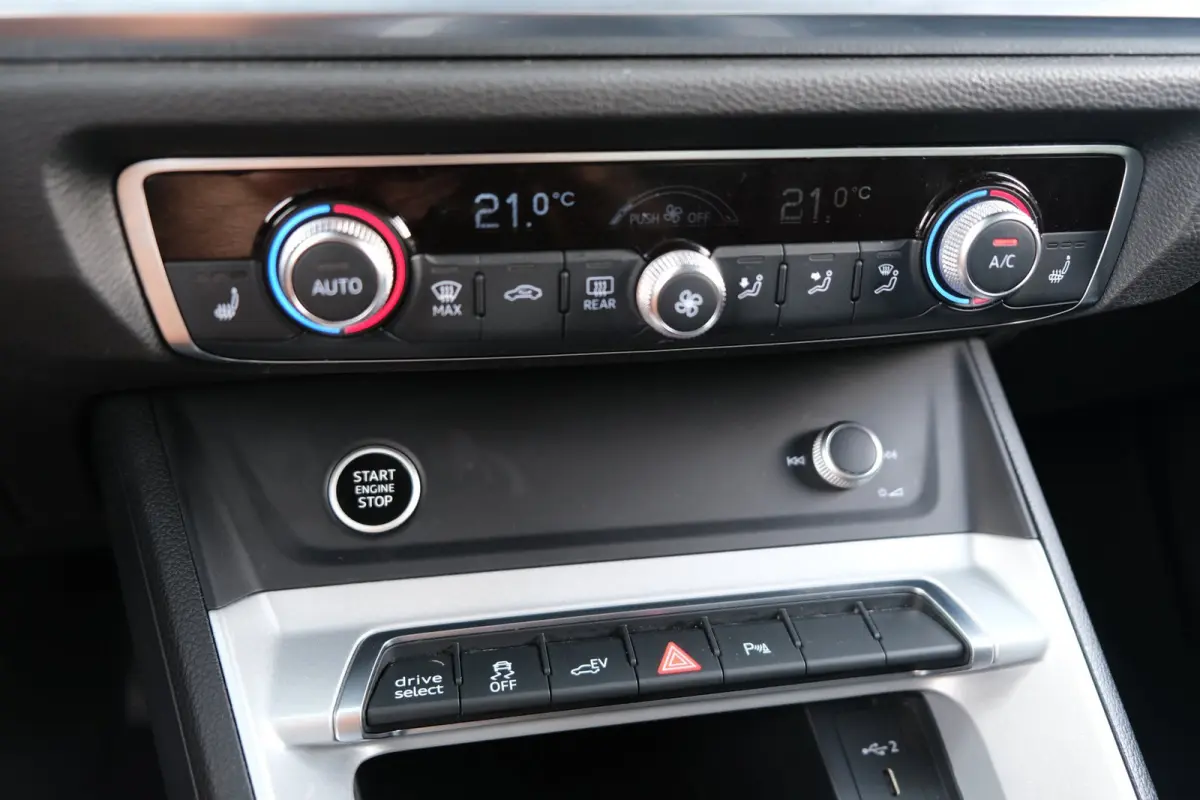 45 TFSI e S-Line Navi Leder Led Keyless Pdc Acc