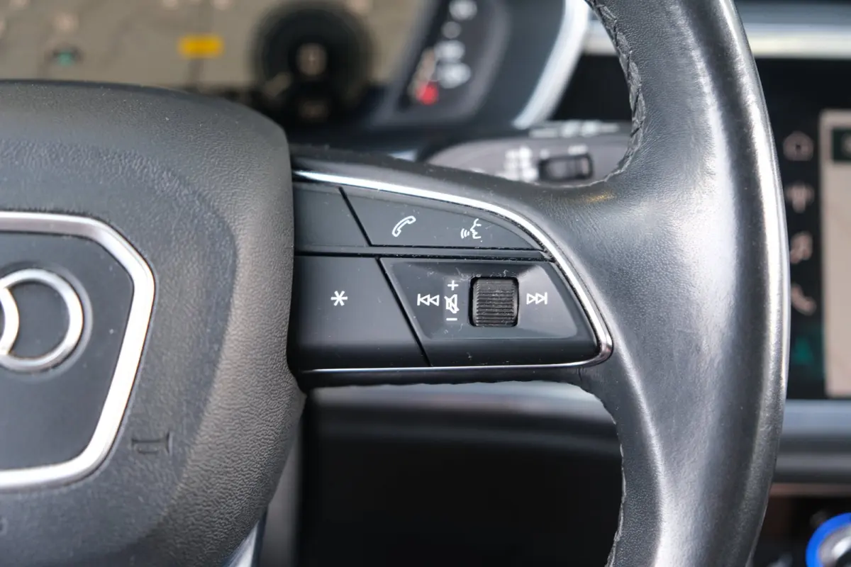 45 TFSI e S-Line Navi Leder Led Keyless Pdc Acc